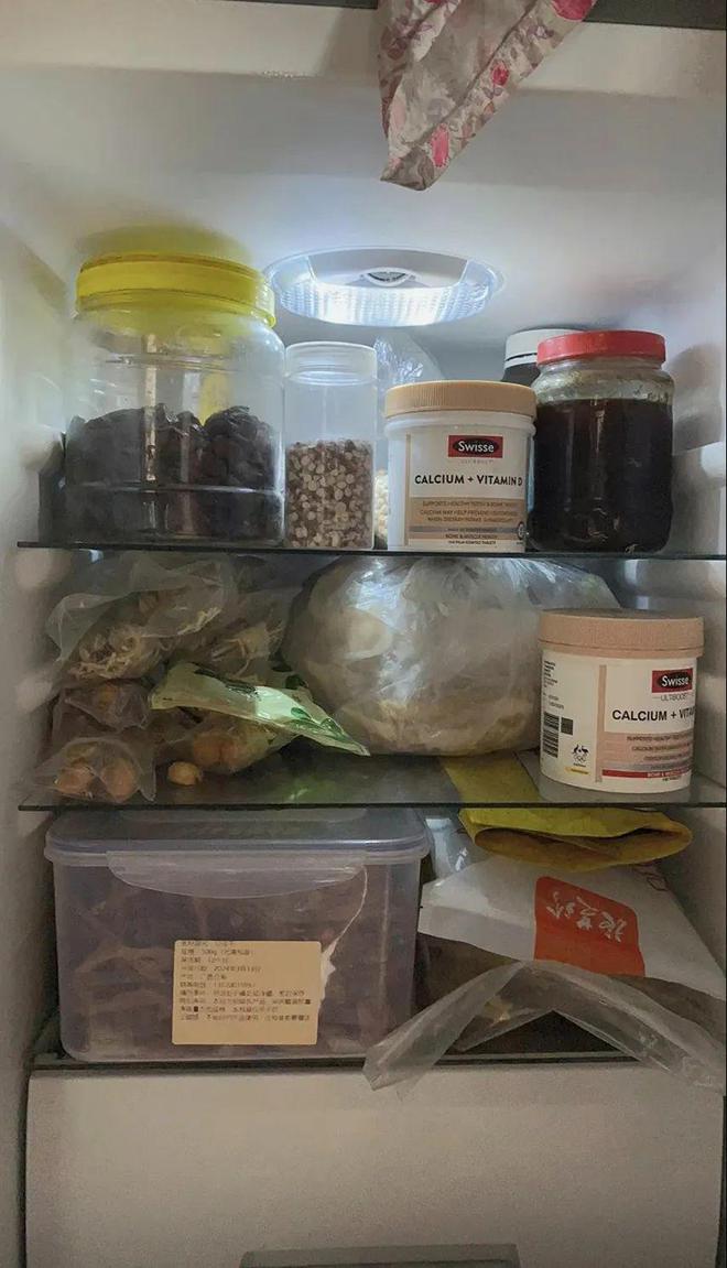 大容量才593元刚需闭眼可入！高性价比的三开门冰箱213L(图1)