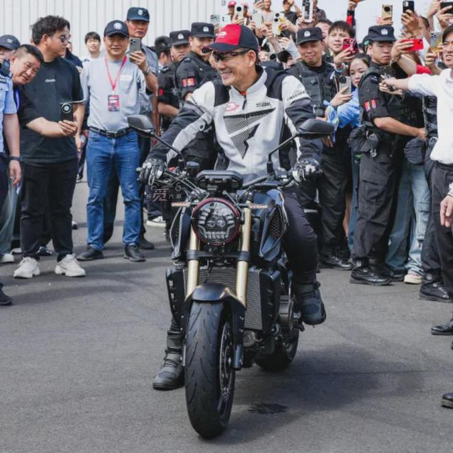 中量级运动街车追600RS正式发布！到手不到35万！QJMOTOR全新(图11)