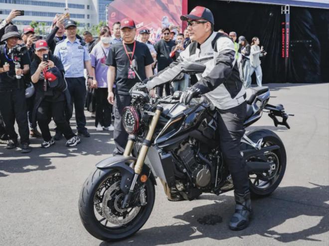 中量级运动街车追600RS正式发布！到手不到35万！QJMOTOR全新(图5)